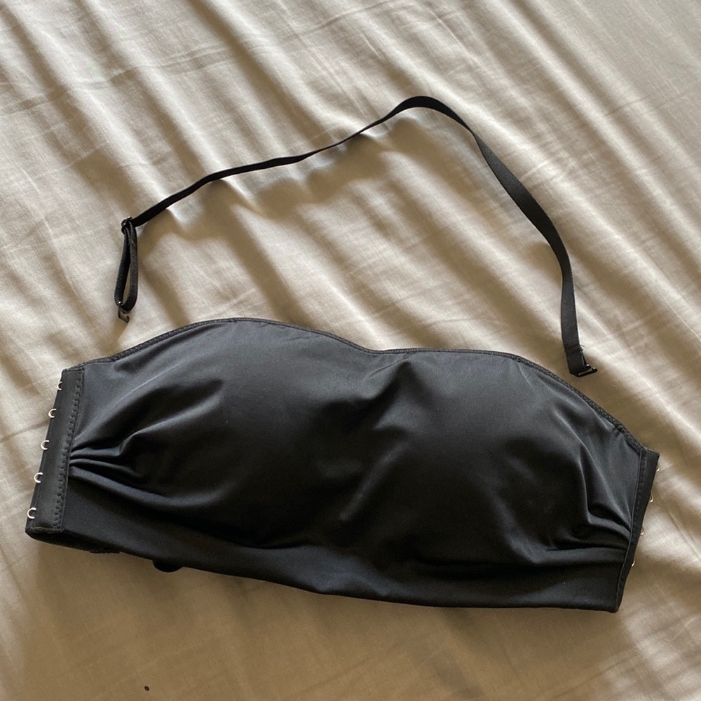 Padded strapless bra